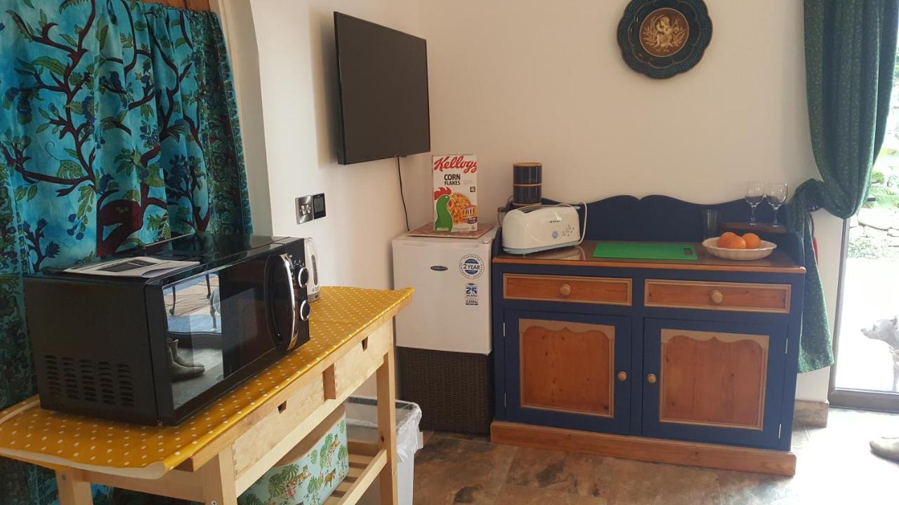 Self Contained Ground Floor Bedroom With Ensuite Wet Room Continental Breakfast Included Parking For 1 Car Outside Heanor Zewnętrze zdjęcie